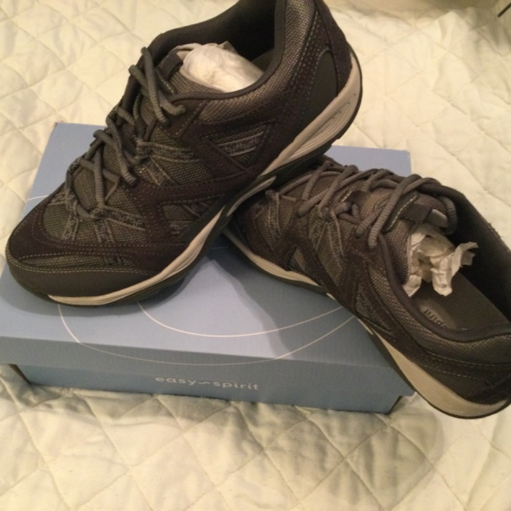 Womens shoes - Picture 6 of 8